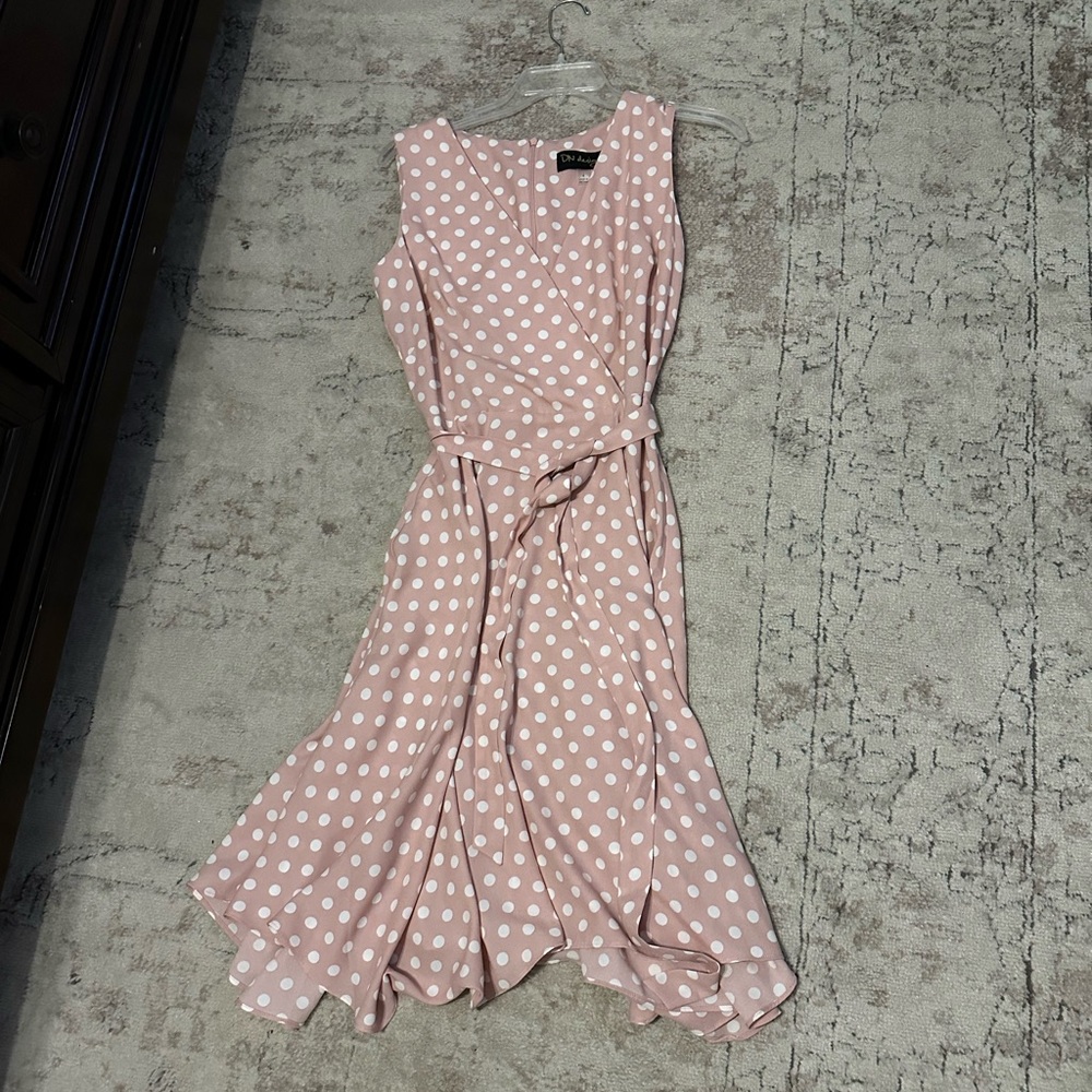 DN Designs women’s handkerchief hem polka dot dress. Blush/cream. Size 4.